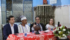 Em terreiro no Vergel, Tutmés Airan e Ricardo Melro pregam respeito a religiões afro