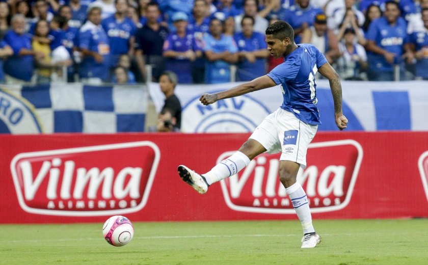Raniel marca dois gols e garante Cruzeiro nas semifinais do Campeonato Mineiro