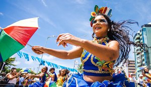 Mais de 15 atrações animam o primeiro dia de Carnaval em Maceió