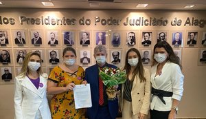 Abaixo assinado “queremos uma mulher advogada como desembargadora do TJ/AL” é entregue