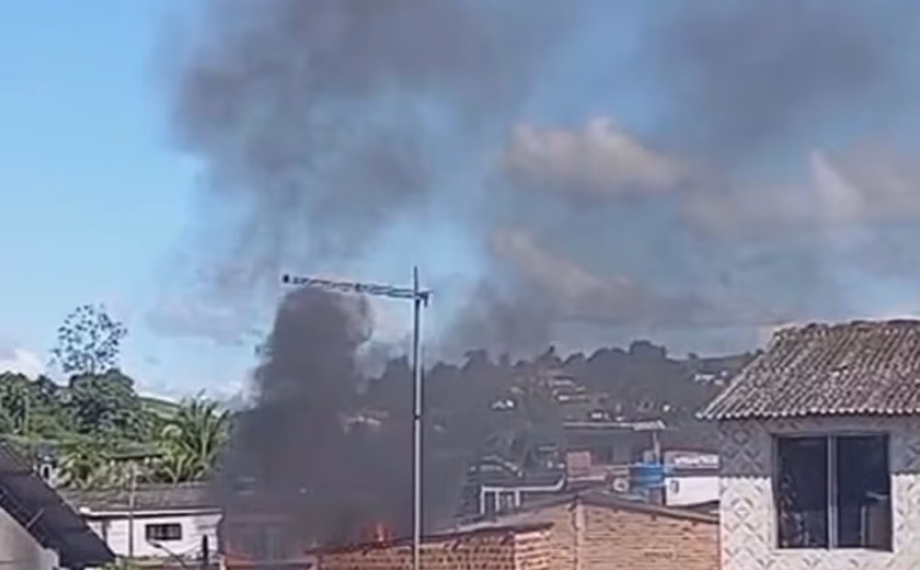 Mulher morre após incêndio atingir casa no interior de Pernambuco