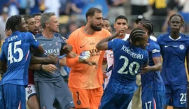 Final do Mundial termina com confusão, e técnico do PSG dá tapa em João Pedro