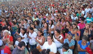 Mais de 40 mil pessoas lotam a Cidade de Maria em comemoração ao Dia das Mães