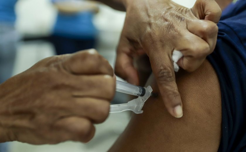 Dia D de multivacinação é realizado neste sábado em todo o país