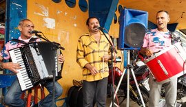 Sanfoneiro comemora volta de shows com trio e banda no São João de Maceió