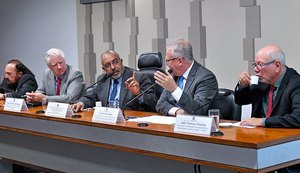 'Brasil não pode repetir o exemplo do Chile com reforma', dizem debatedores no Senado