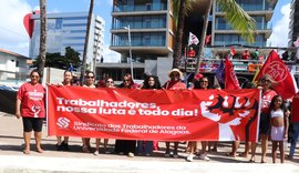 Manifestação na orla marca Dia do Trabalhador