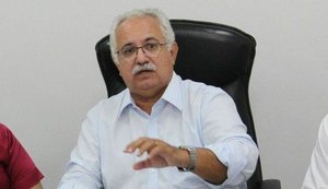 Rogério Teófilo sinaliza aliança com ex-prefeita Célia Rocha