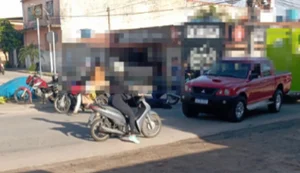 Homem cai da moto e fica ferido após tentar desviar de cachorro em avenida de Arapiraca