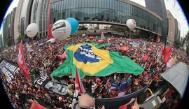 São Paulo tem 42 mil pessoas em ato contra PEC da Blindagem e anistia