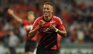 Athletico bate o Internacional na Arena da Baixada pelo Brasileirão