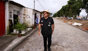 Prefeito de Rio Largo fiscaliza andamento das obras de pavimentação e drenagem do Complexo Brasil Novo