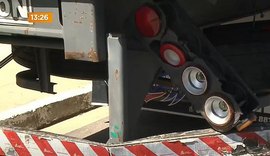 Motociclista morre após colidir na traseira de carreta estacionada no bairro da Santa Lúcia