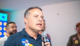 'Vocês terão um defensor do piso da enfermagem e das outras categorias em Brasília', garante Renan Filho