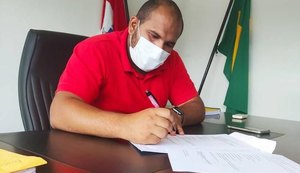 Prefeito aciona Justiça e PF para empresa devolver dinheiro dos artistas do município