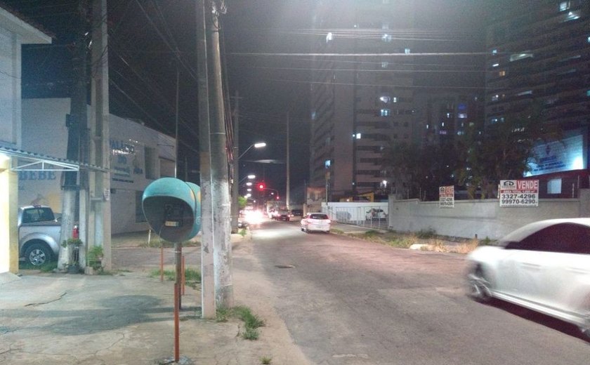 Nova iluminação muda rotina no bairro do Farol