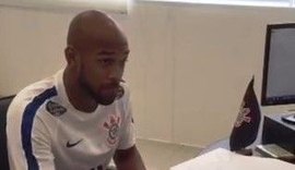 Corinthians anuncia a contratação de Fellipe Bastos por dois anos