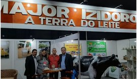 Major Izidoro marca presença na Feira dos Municípios esbanjando potencial do leite