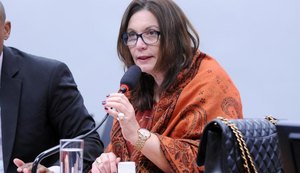 YouTube suspende por sete dias publicação de novos vídeos no canal da deputada Bia Kicis