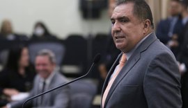 Inácio Loiola critica atividades da empresa Águas do Sertão