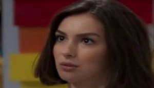 'Verão 90': Larissa termina com Quinzinho, mas é traída por Vanessa