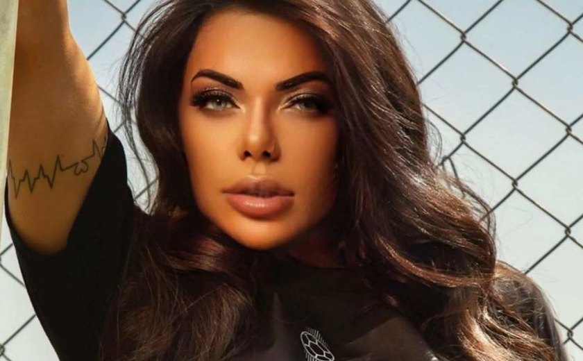 Ex-Miss Bumbum, Suzy Cortez vende água que tomou banho por R$ 40 mil