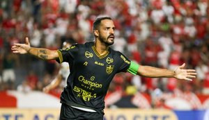 CRB pega pênalti e vence Novorizontino por 1 a 0 no Rei Pelé