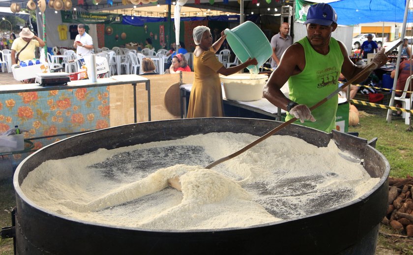 Feira comercializa 17,5 t de alimentos na capital alagoana