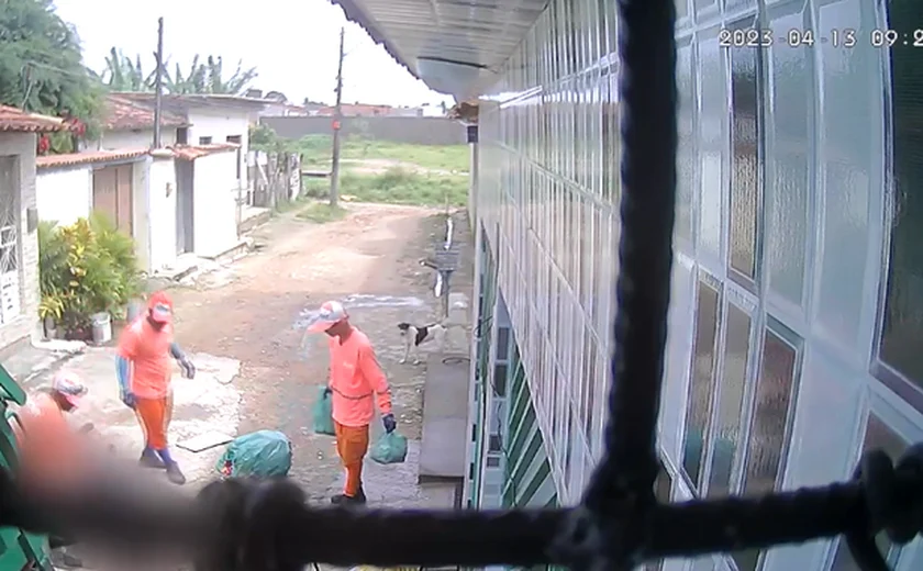 Funcionários de coleta de lixo envolvidos em atropelamento e morte de cão são demitidos