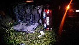 Acidente entre carros deixa um morto e dois feridos