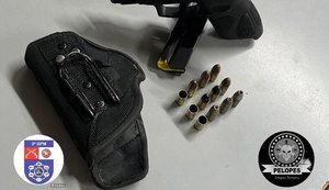 PM apreende arma, drogas e recupera celulares roubados