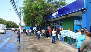 Sindicato faz ato e denuncia demissão em massa na Equatorial Energia