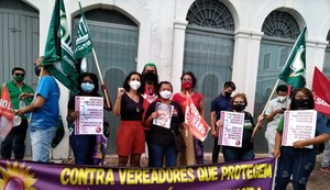 Manifestantes protestam contra título criado por 'fã clube bolsonarista' da Câmara