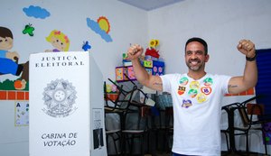 Confiante na vitória, Paulo Dantas vota em Batalha