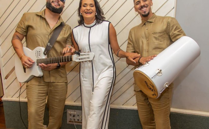 Tanne Dely: A voz nordestina que conquista o pagode carioca