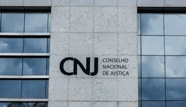 CNJ suspende pagamento de auxílio-alimentação de R$ 10 mil para juízes