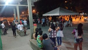 Moradores mantêm protesto contra mudança de itinerário dos ônibus
