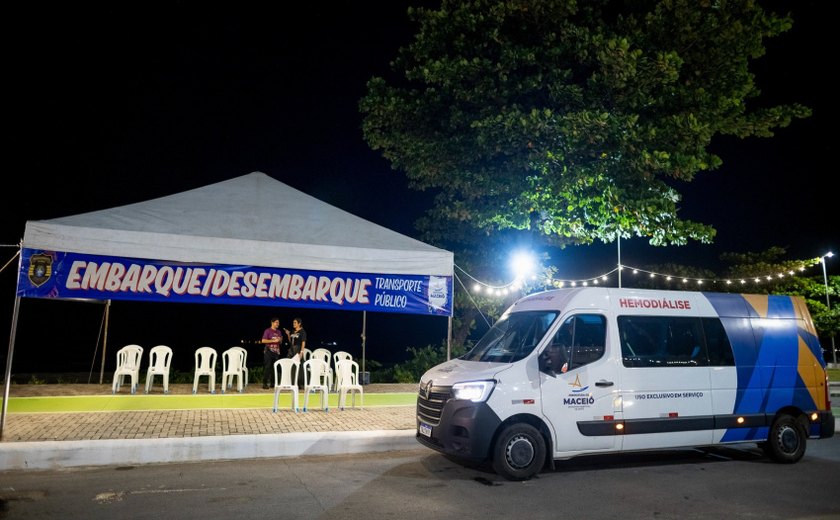 Van adaptada leva pessoas com deficiência para o São João Massayó
