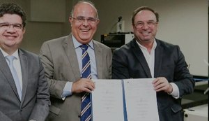 Prefeitura de Arapiraca assina termo de cooperação com o TJ/AL para o Moradia Legal