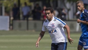 Jadson participa de boa parte de jogo-treino e Corinthians fica no 0x0