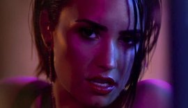 Demi Lovato revela truque que faz quando não se sente bem com seu corpo