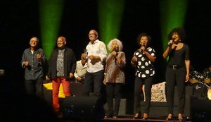Neste sábado o projeto Seis & Meia leva show Goldherança e Flora para o Deodoro