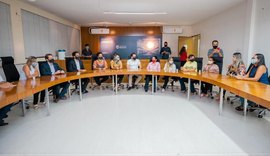 Deputado reforça compromisso dos Precatórios do FUNDEF em encontro de professores com JHC