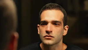 Humberto Carrão muda o visual para nova fase de Afonso Roitman