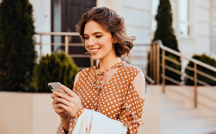 48% das brasileiras da Geração Z buscam hipergamia e micro romance nos sites de relacionamento