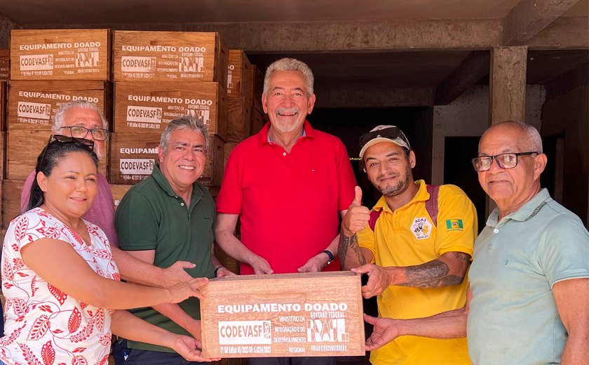 Paulão destina emenda para fortalecer cadeia produtiva de mel e própolis vermelha em Alagoas
