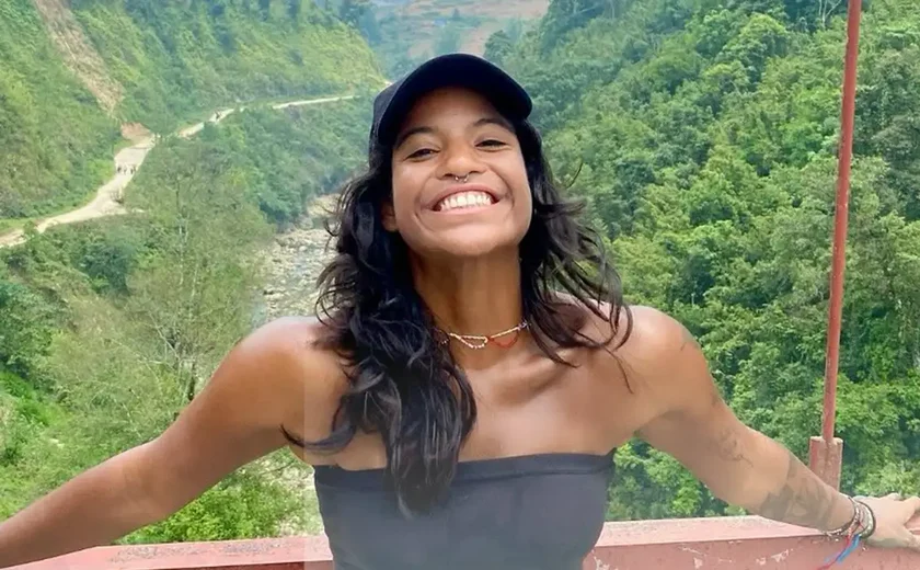 Brasileira que caiu em vulcão na Indonésia continua desaparecida