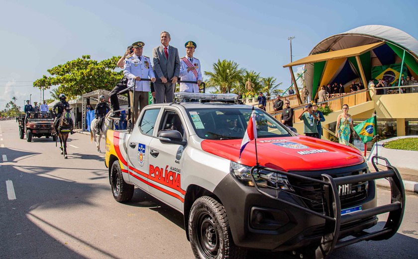 Tropa da PM-AL desfila na cerimônia do 7 de Setembro