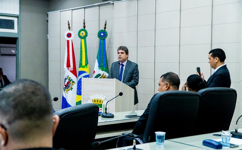 Vereadores cobram resolução de problemas causados pela desordem de fios espalhados pelas ruas de Maceió