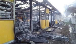 Prefeitura de Matriz anuncia reconstrução de escola que foi consumida pelo fogo